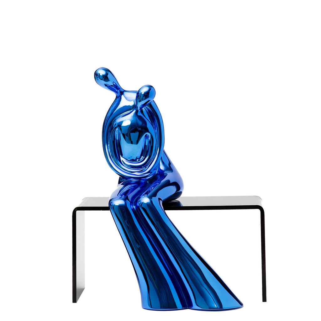 Hug Resin Sculpture with Metallic paint by Vassiliki (Blue)