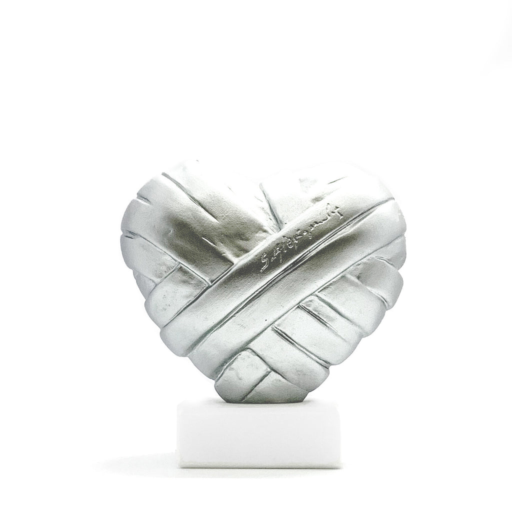 love me heart resin sculpture by Stathis Alexopoulos (Silver Metallic)
