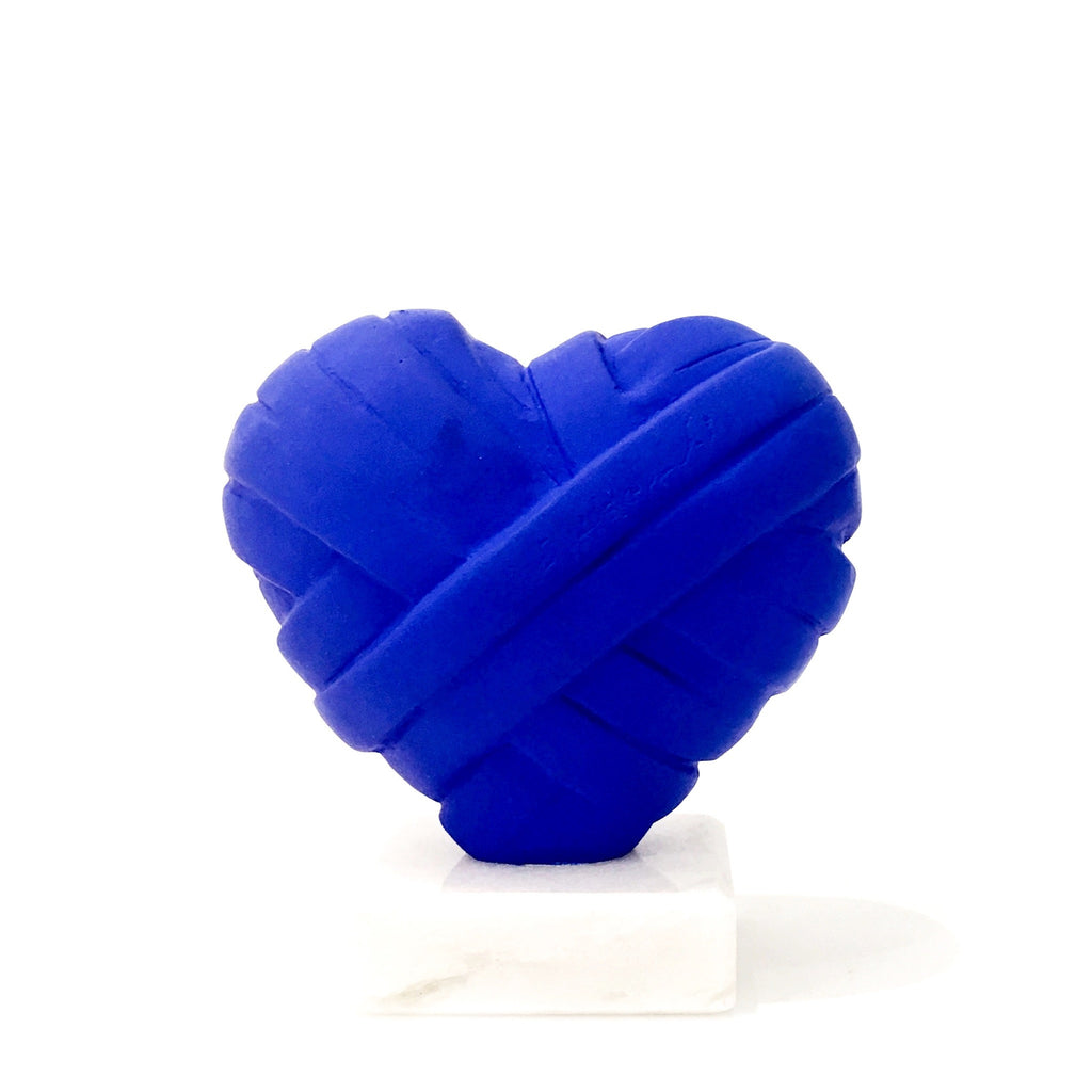 love me heart resin sculpture by Stathis Alexopoulos (fluo blue)