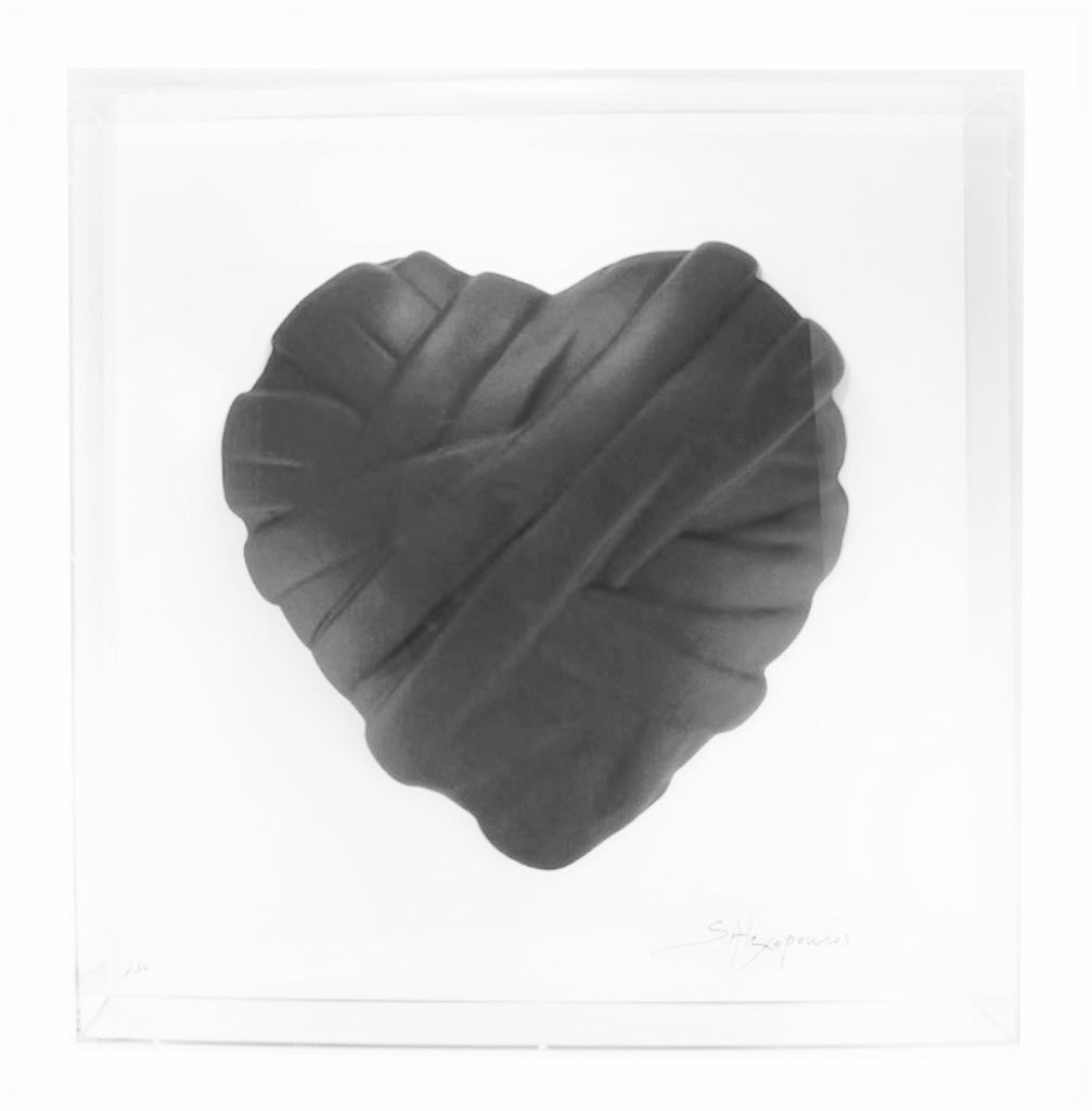 Love Me heart resin on plexiglass by Alexopoulos Stathis (anthracite)