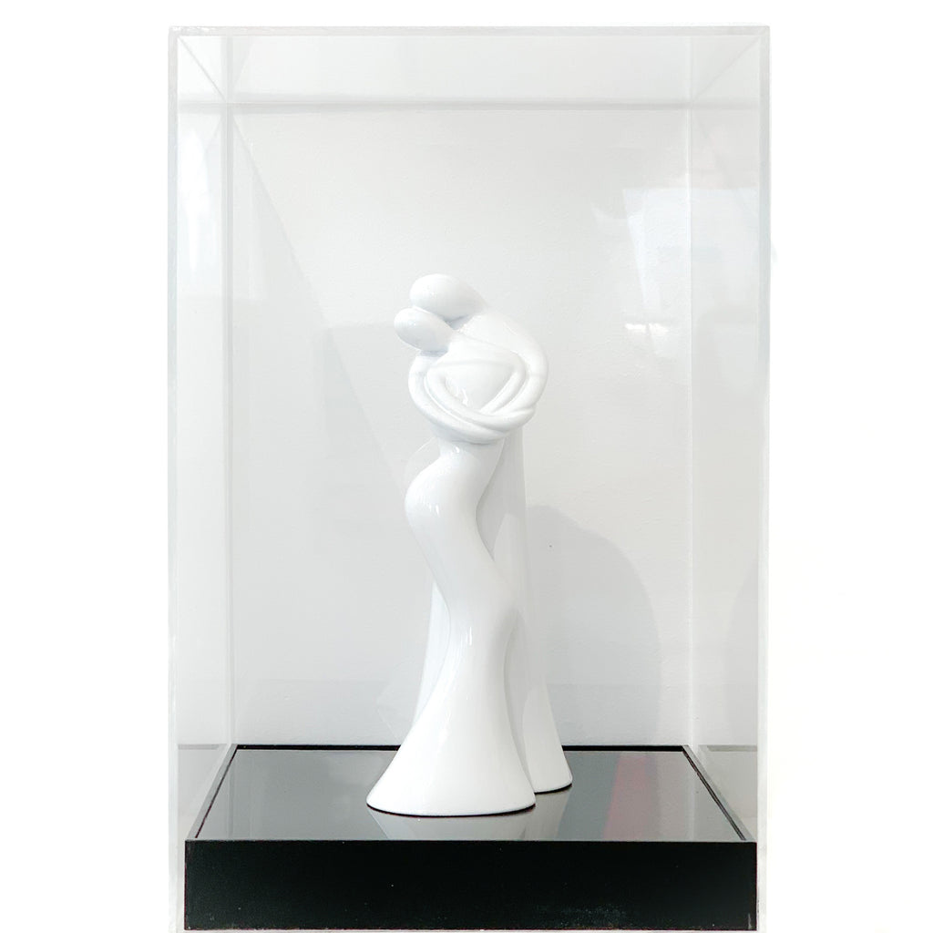 hug Sculpture in plexiglass box by Vassiliki (white)